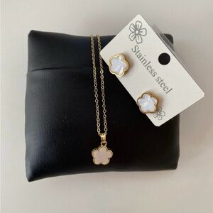 Petal Flower  Necklace & Earrings Set